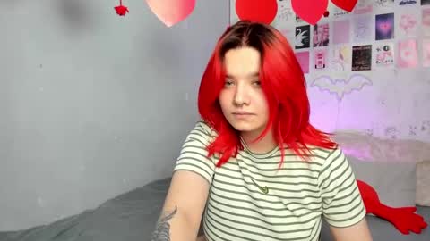 Snapshot of edna_dana chatting on March 4, 6:18 pm Edna online show from March 4, 6:18 pm