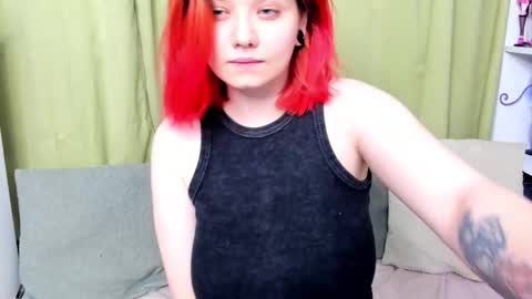 Snapshot of edna_dana chatting on October 17, 8:35 pm Edna online show from October 17, 8:35 pm
