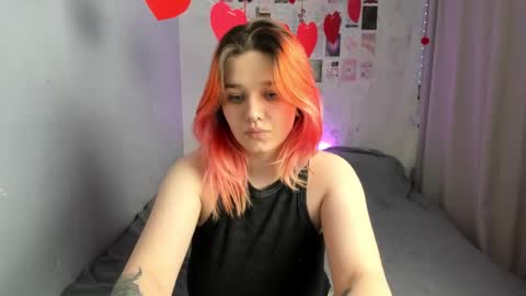 Snapshot of edna_dana chatting on February 26, 6:59 pm Edna online show from February 26, 6:59 pm