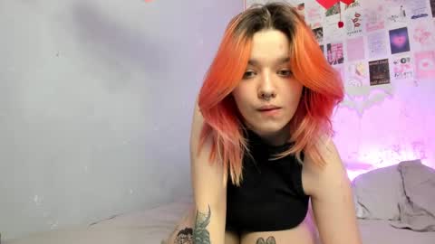 Snapshot of edna_dana chatting on March 2, 6:40 pm Edna online show from March 2, 6:40 pm