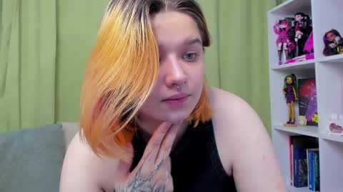 Snapshot of edna_dana chatting on September 11, 8:10 pm Edna online show from September 11, 8:10 pm