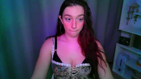 effie_balconii online show from November 27, 4:25 pm