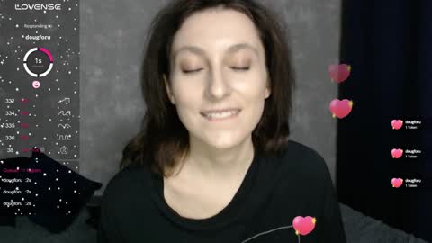 Snapshot of effy_gray chatting on December 13, 10:08 am Anna online show from December 13, 10:08 am