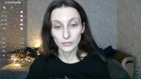 Snapshot of effy_gray chatting on October 6, 5:47 am Anna online show from October 6, 5:47 am