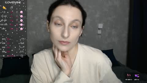 Snapshot of effy_gray chatting on December 30, 5:02 pm Anna online show from December 30, 5:02 pm