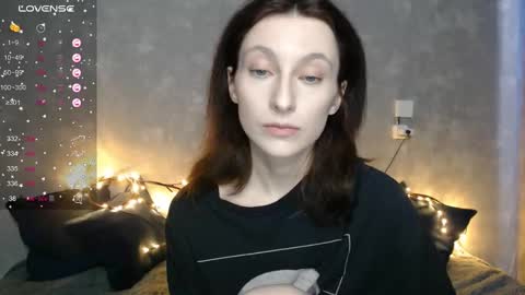 Snapshot of effy_gray chatting on March 4, 8:57 am Anna online show from March 4, 8:57 am