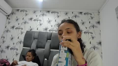 Snapshot of ehotloveaxxx chatting on March 8, 9:29 pm Valery online show from March 8, 9:29 pm