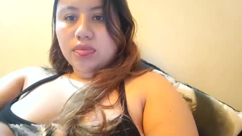 Snapshot of eimy_collin chatting on January 9, 8:55 pm EIMY   MODEL INDEPENDENT online show from January 9, 8:55 pm