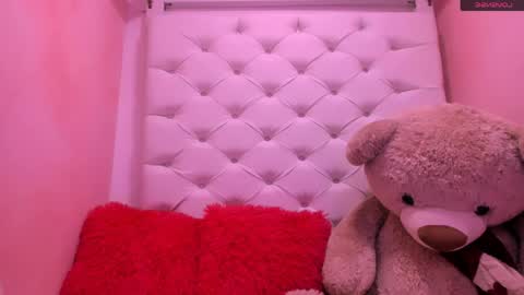 eimy online show from April 10, 2:00 pm