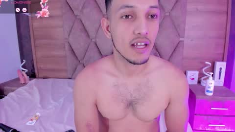 YG COUPLE online show from January 15, 9:12 pm