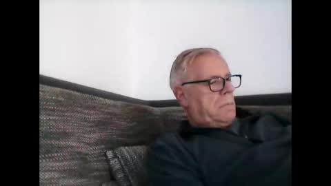 eisbaer1957 online show from December 20, 1:11 pm