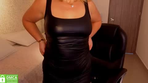 Snapshot of ela_ps chatting on October 7, 12:45 pm LOREIN online show from October 7, 12:45 pm