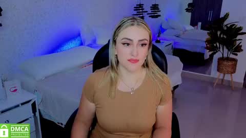 Snapshot of ela_ps chatting on October 17, 12:09 pm LOREIN online show from October 17, 12:09 pm