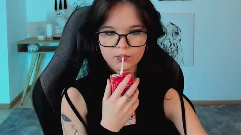 Your sweet girl online show from March 11, 7:36 pm