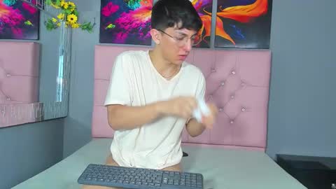 Elan Giralon online show from February 13, 2:04 am