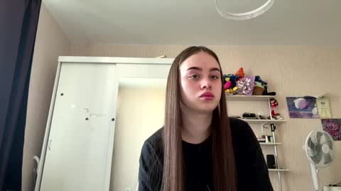 Kate online show from June 3, 2:33 pm