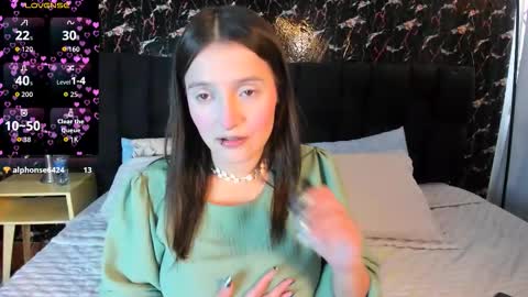 Snapshot of elecktra_sweet chatting on October 18, 8:24 pm Elecktra online show from October 18, 8:24 pm