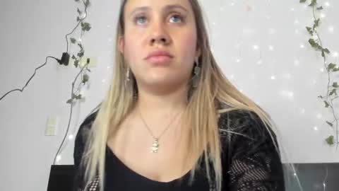 Snapshot of eleecttraa_12 chatting on February 26, 10:36 pm Electra online show from February 26, 10:36 pm