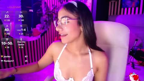 Snapshot of elegant_rouse chatting on October 9, 2:39 am Rouse online show from October 9, 2:39 am