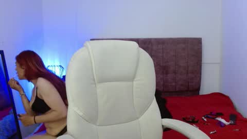 Snapshot of elena_detroya_ chatting on March 3, 12:39 pm Elena online show from March 3, 12:39 pm