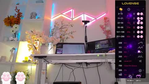 Snapshot of elena_marilyn chatting on October 10, 11:31 pm Elena online show from October 10, 11:31 pm