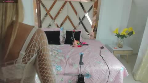 Elena online show from February 4, 7:29 pm