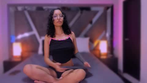 elenacortez online show from December 15, 1:01 am