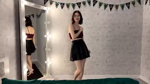 Annie PVT IS OPEN online show from July 24, 9:34 pm