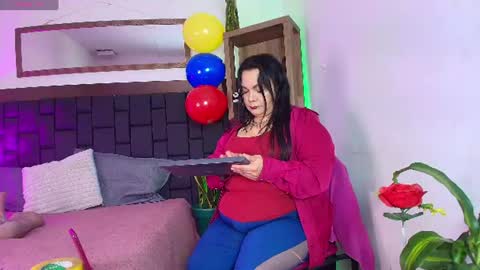 elenna_boobs_ online show from June 29, 2:17 pm