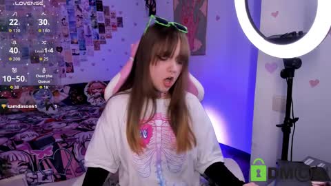 Kira online show from April 8, 9:07 pm