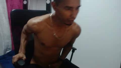 Snapshot of elherrero2024 chatting on December 12, 3:43 am elherrero2024 online show from December 12, 3:43 am