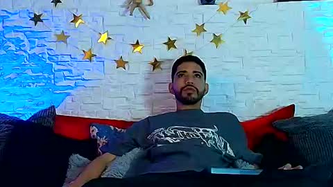 elias_salvatore_ online show from July 12, 3:48 pm