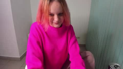 Snapshot of elieiza_xo chatting on October 1, 9:19 am elieiza_xo online show from October 1, 9:19 am