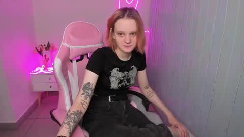Snapshot of elieiza_xo chatting on October 12, 3:43 am elieiza_xo online show from October 12, 3:43 am