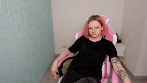 Snapshot of elieiza_xo chatting on October 4, 10:02 am elieiza_xo online show from October 4, 10:02 am