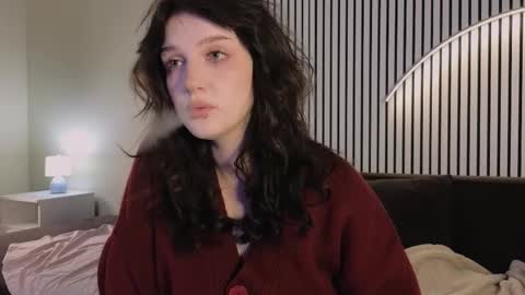 Snapshot of eliejay chatting on October 16, 5:40 am Ellie online show from October 16, 5:40 am