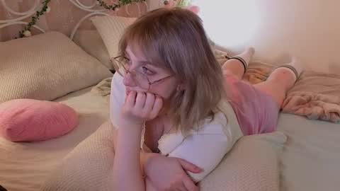 Ellie online show from March 28, 8:27 am