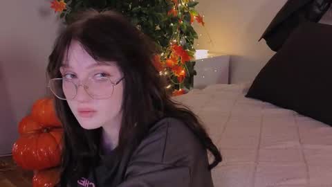 Ellie online show from November 4, 5:09 am