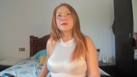 elifgirasol online show from November 1, 1:32 pm