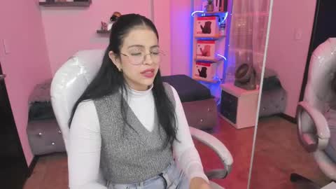 Snapshot of eliie_ruizz chatting on February 19, 5:16 am Eliie online show from February 19, 5:16 am