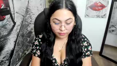 Elina  online show from November 13, 12:57 am