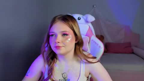 elinavale online show from March 12, 7:06 pm