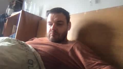 Snapshot of eliot26 chatting on March 2, 2:21 pm e26 online show from March 2, 2:21 pm