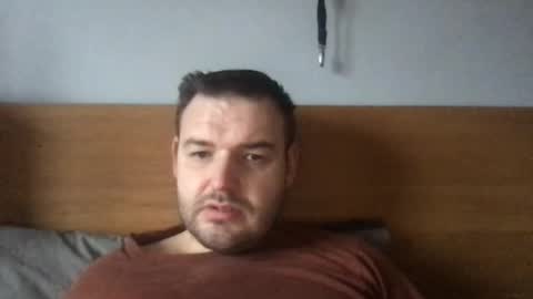 Snapshot of eliot26 chatting on February 23, 9:33 am e26 online show from February 23, 9:33 am