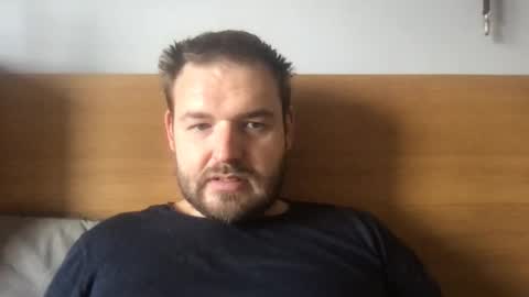 Snapshot of eliot26 chatting on October 9, 11:37 am e26 online show from October 9, 11:37 am
