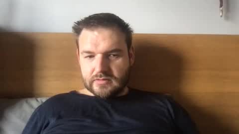 Snapshot of eliot26 chatting on October 10, 12:00 pm e26 online show from October 10, 12:00 pm