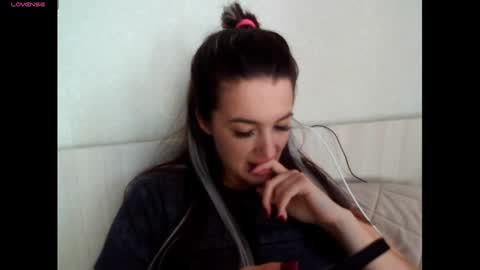 elisa_dove208 online show from October 16, 7:30 am