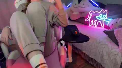 Elisa North online show from September 28, 12:03 pm