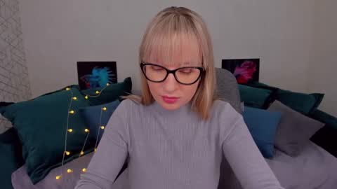 Elisabeth online show from February 2, 11:40 am