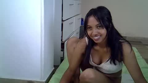 elisah01 online show from March 1, 6:39 am